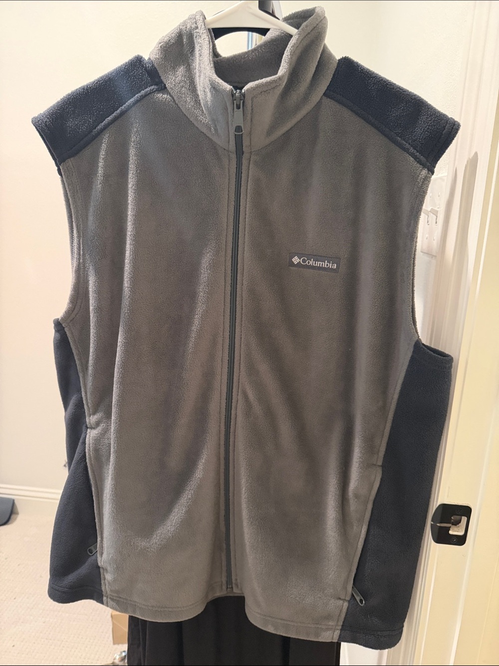 Columbia size large vest grey turtle neck